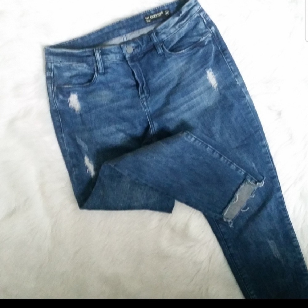 BLANk NYC distressed crop skinny jeans 28